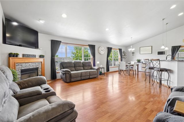 2105 Catherine Court, Marion, IA 52302