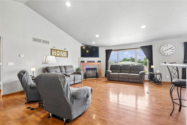 2105 Catherine Court, Marion, IA 52302