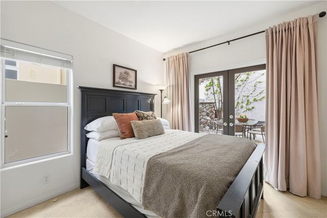 23656 White Oak Court, Newhall, CA 91321
