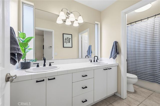 23656 White Oak Court, Newhall, CA 91321