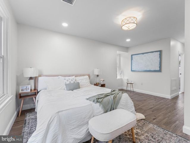80 W SHARPNACK STREET, Philadelphia, PA 19119