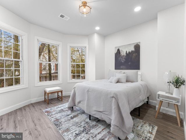 80 W SHARPNACK STREET, Philadelphia, PA 19119