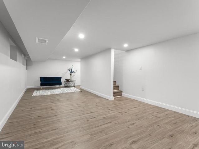 80 W SHARPNACK STREET, Philadelphia, PA 19119