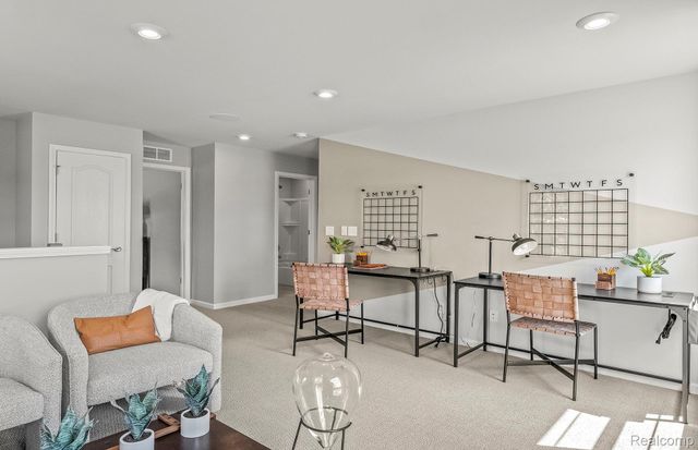 832 Kuss Drive, Saline, MI 48176