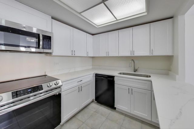 155 N Harbor Drive 5107, Chicago, IL 60601