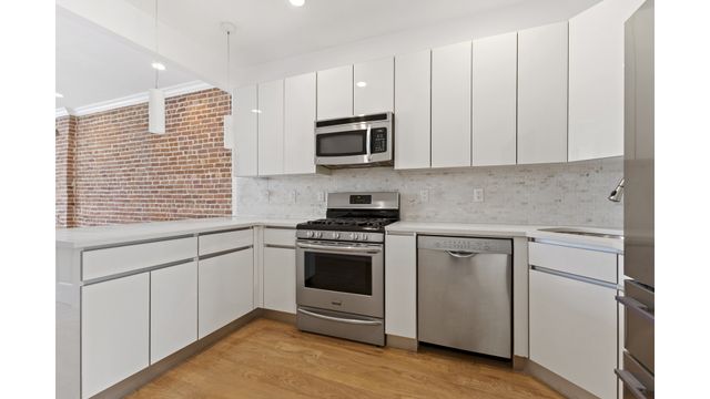 506 E 119TH Street PH, New York City, NY 10035
