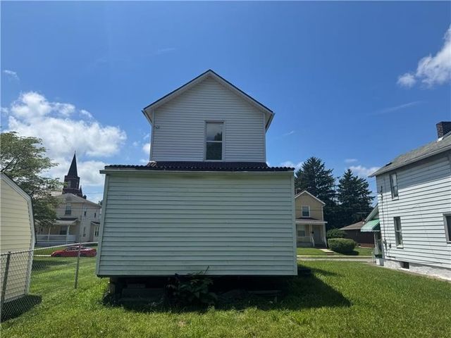 1709 Morris St, New Castle, PA 16102