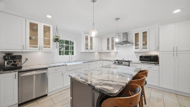 903 S Crest Road, Chattanooga, TN 37404