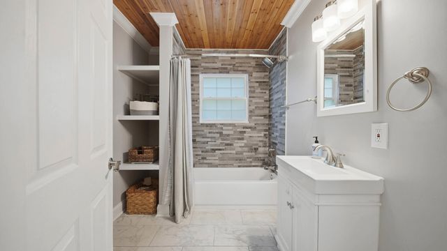 903 S Crest Road, Chattanooga, TN 37404