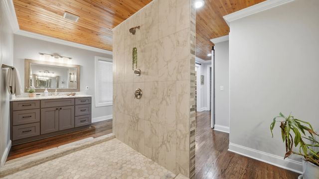 903 S Crest Road, Chattanooga, TN 37404