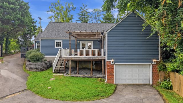 903 S Crest Road, Chattanooga, TN 37404