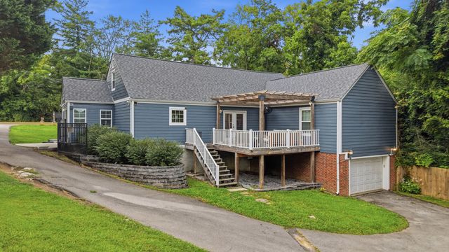 903 S Crest Road, Chattanooga, TN 37404