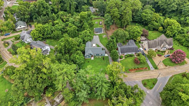 903 S Crest Road, Chattanooga, TN 37404