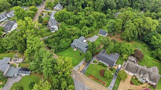 903 S Crest Road, Chattanooga, TN 37404