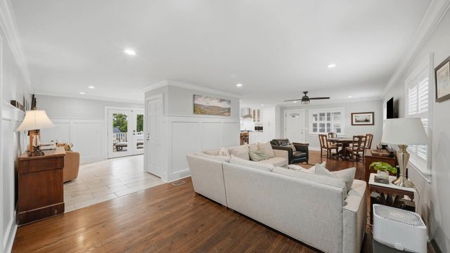 903 S Crest Road, Chattanooga, TN 37404