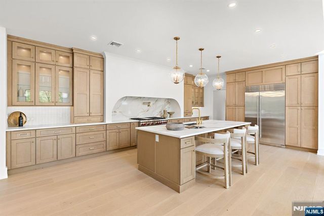 36 Hampshire Hill Road, Upper Saddle River, NJ 07458