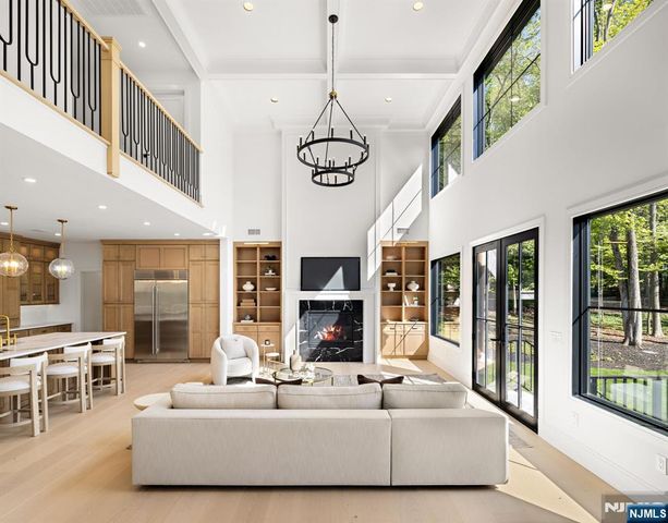 36 Hampshire Hill Road, Upper Saddle River, NJ 07458