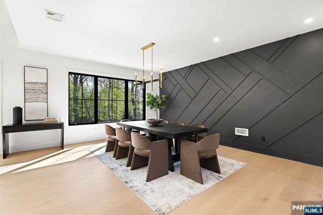 36 Hampshire Hill Road, Upper Saddle River, NJ 07458