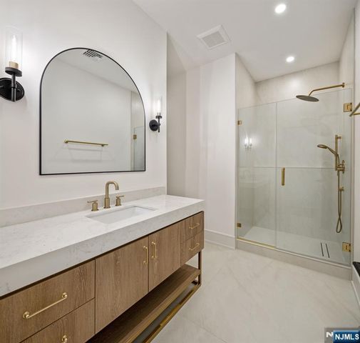 36 Hampshire Hill Road, Upper Saddle River, NJ 07458