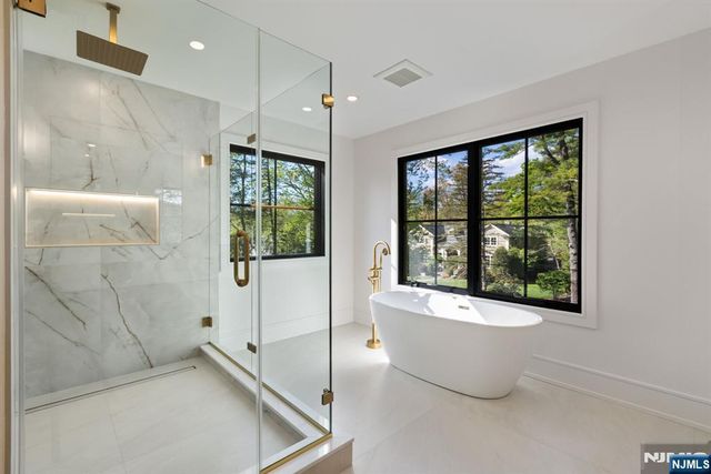 36 Hampshire Hill Road, Upper Saddle River, NJ 07458