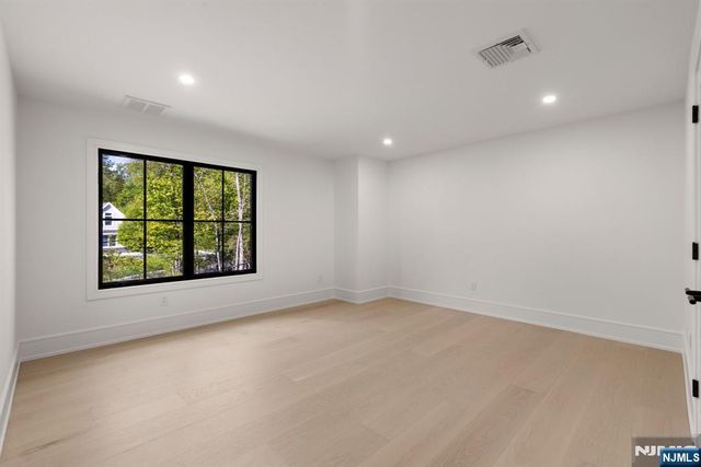 36 Hampshire Hill Road, Upper Saddle River, NJ 07458