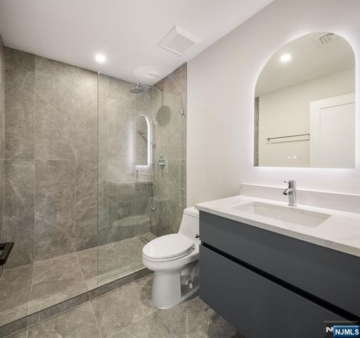 36 Hampshire Hill Road, Upper Saddle River, NJ 07458