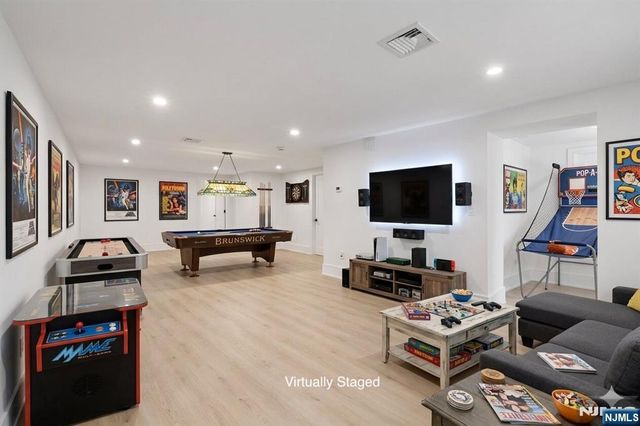 36 Hampshire Hill Road, Upper Saddle River, NJ 07458