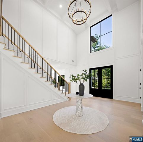 36 Hampshire Hill Road, Upper Saddle River, NJ 07458