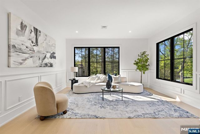 36 Hampshire Hill Road, Upper Saddle River, NJ 07458