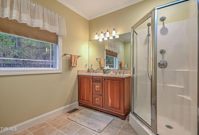 128 Willshire Drive, Elizabethton, TN 37643