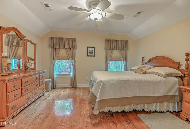 128 Willshire Drive, Elizabethton, TN 37643