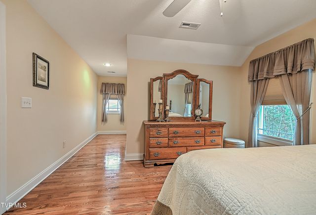 128 Willshire Drive, Elizabethton, TN 37643