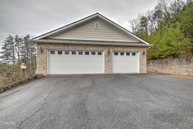 128 Willshire Drive, Elizabethton, TN 37643