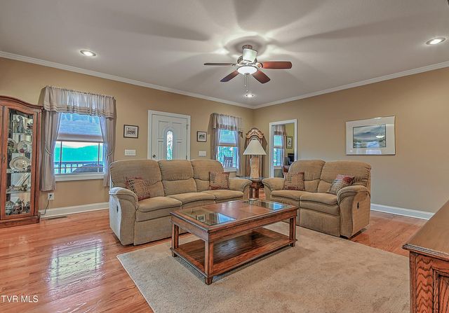 128 Willshire Drive, Elizabethton, TN 37643