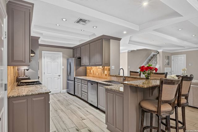 138 Turkey Creek, Shavano Park, TX 78231