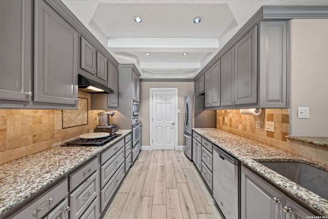 138 Turkey Creek, Shavano Park, TX 78231