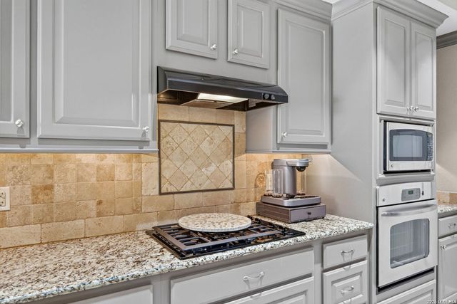 138 Turkey Creek, Shavano Park, TX 78231