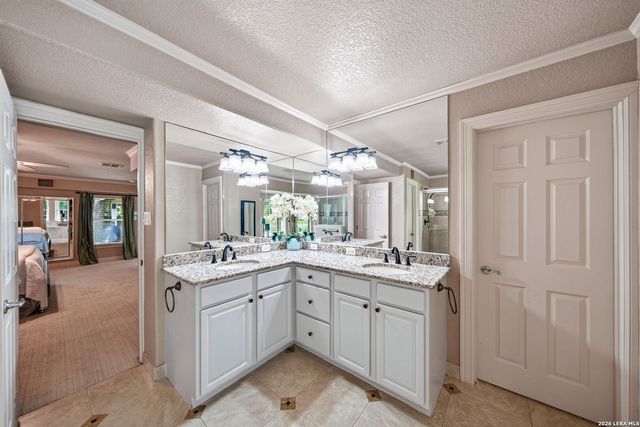 138 Turkey Creek, Shavano Park, TX 78231