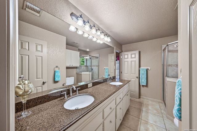 138 Turkey Creek, Shavano Park, TX 78231