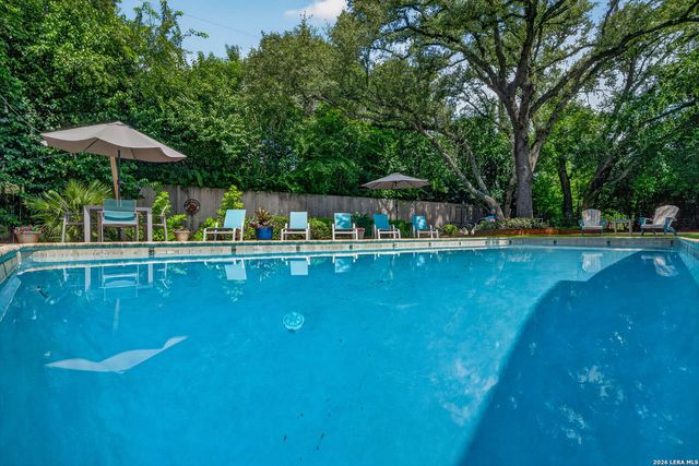138 Turkey Creek, Shavano Park, TX 78231