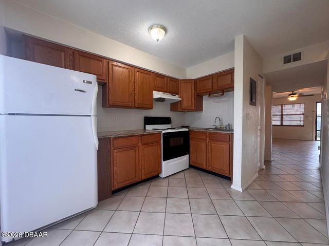 1351 S Ridgewood Ave Apt 26, Daytona Beach, FL 32114