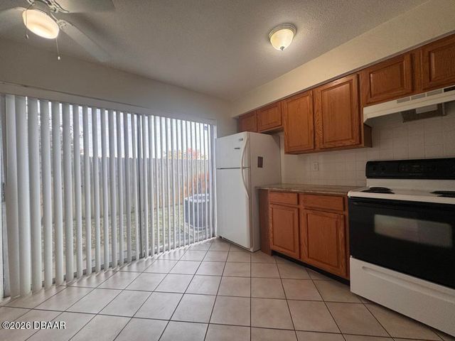 1351 S Ridgewood Ave Apt 26, Daytona Beach, FL 32114