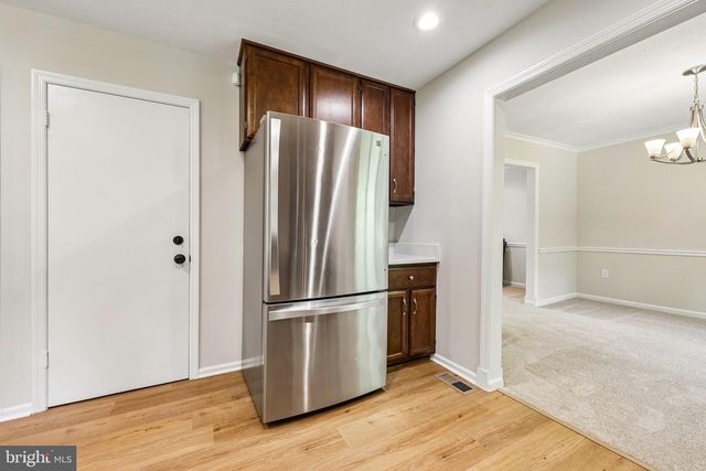8140 SINCLAIR MILL RD, Manassas, VA 20112