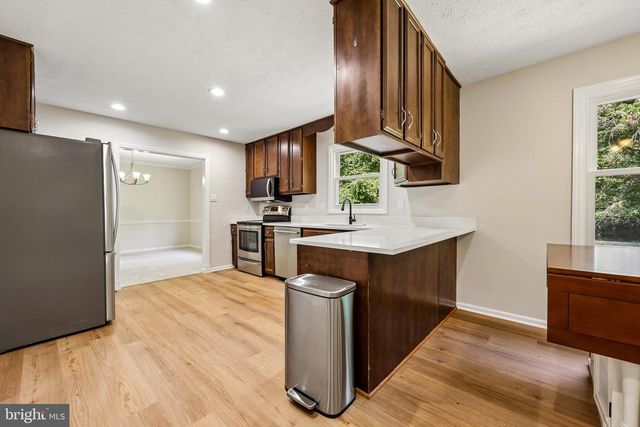 8140 SINCLAIR MILL RD, Manassas, VA 20112