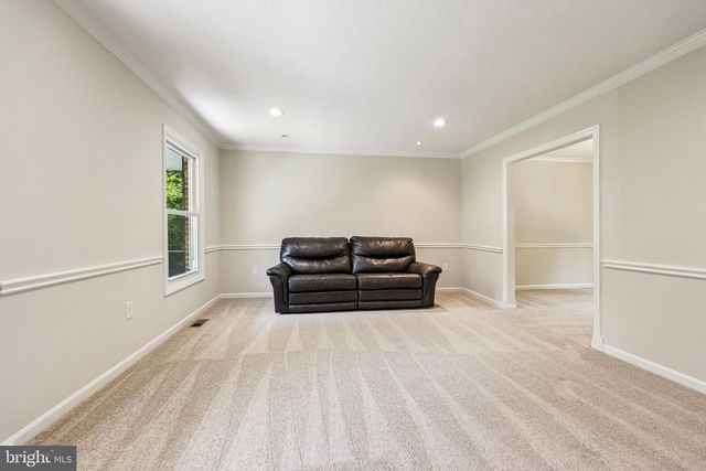 8140 SINCLAIR MILL RD, Manassas, VA 20112