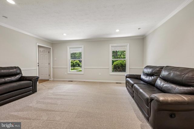8140 SINCLAIR MILL RD, Manassas, VA 20112