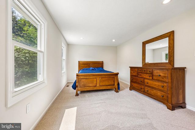 8140 SINCLAIR MILL RD, Manassas, VA 20112