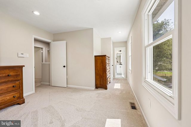 8140 SINCLAIR MILL RD, Manassas, VA 20112