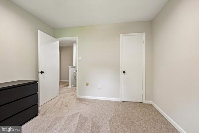 8140 SINCLAIR MILL RD, Manassas, VA 20112