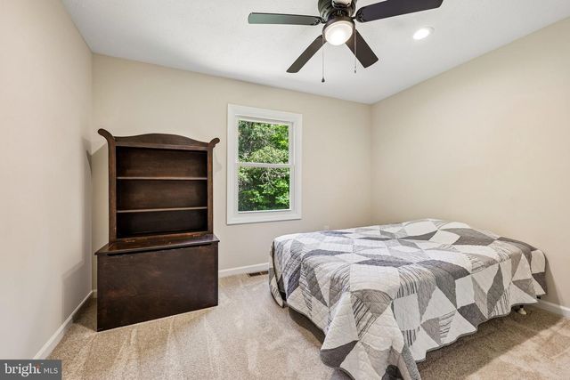 8140 SINCLAIR MILL RD, Manassas, VA 20112